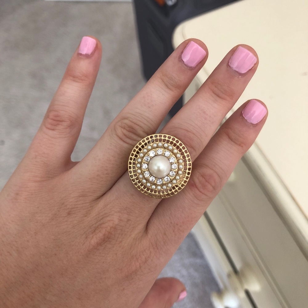 Gold pearl ring